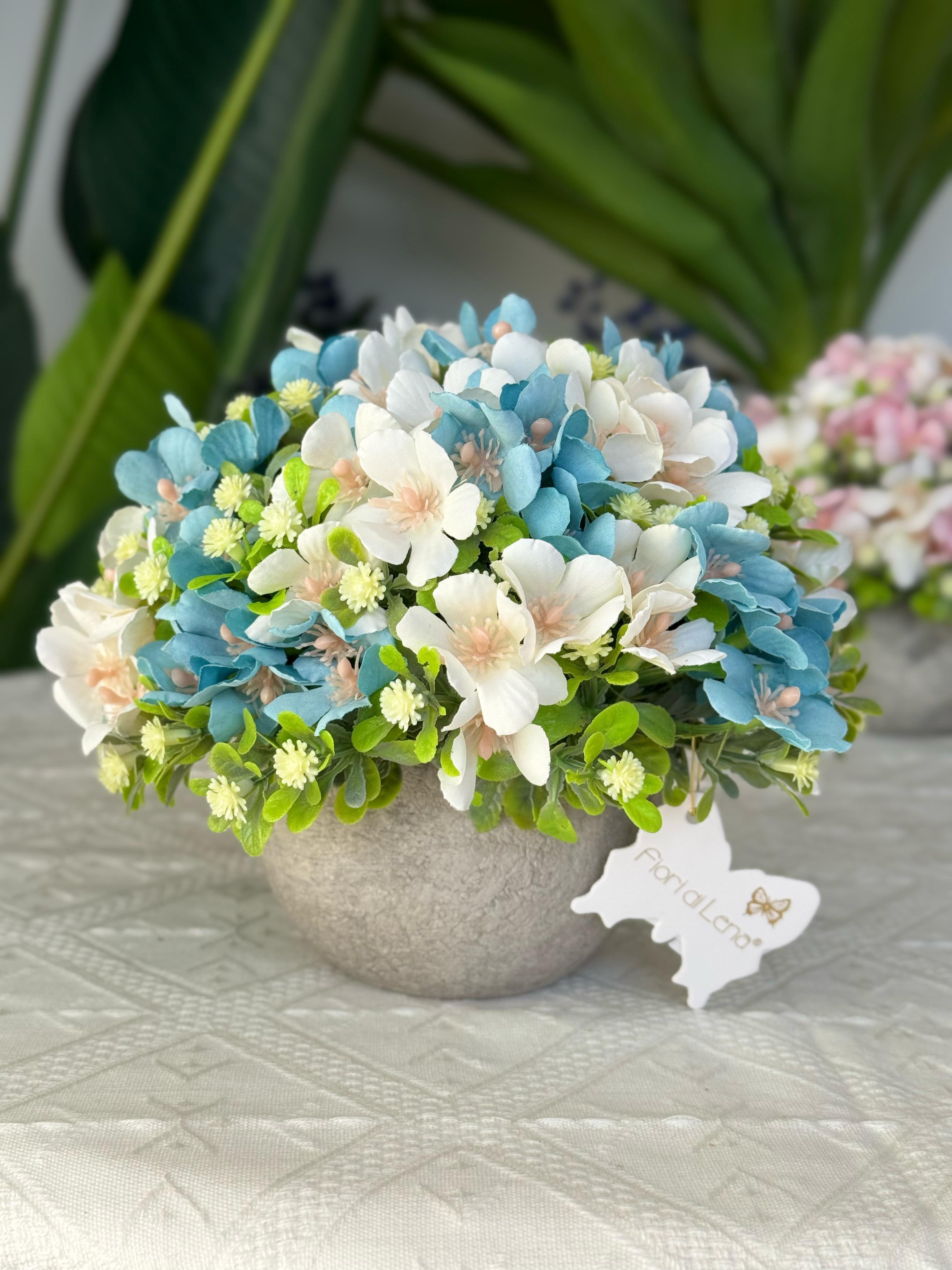 Vaso in finta pietra c/composizione di fiori - vari colori - H.15 cm - Fiori di Lena